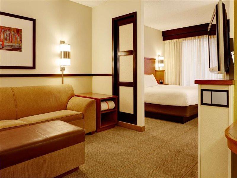 Hyatt Place Greensboro Exterior photo